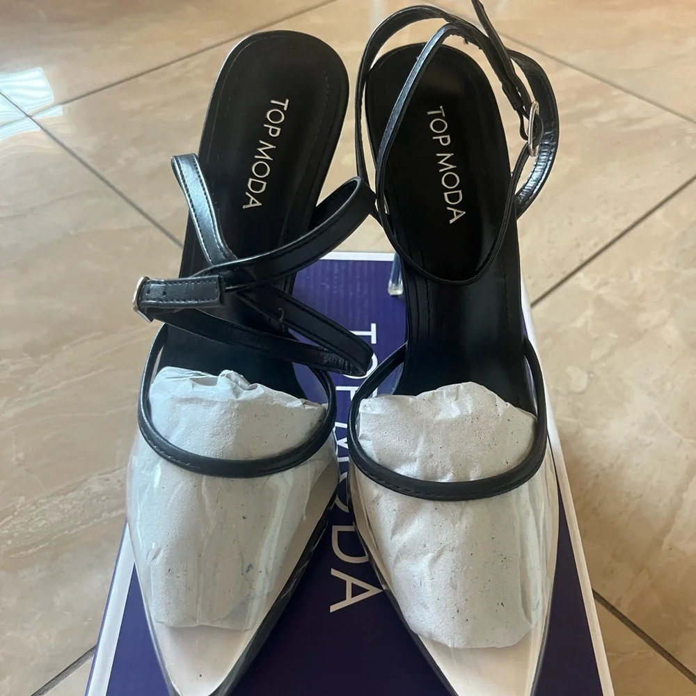 Black Heels - Picture 10 of 13